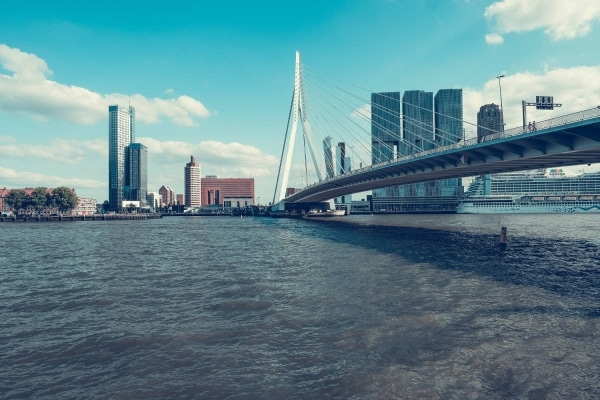 Middels een inlooptest kregen auditors toegang tot kantoorpanden van de gemeente Rotterdam